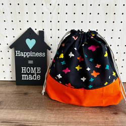 レトロフラワー柄レッド⭐️お弁当袋 コップ入れ巾着 レトロフラワー柄レッド⭐️お弁当袋 コップ入れ巾着
