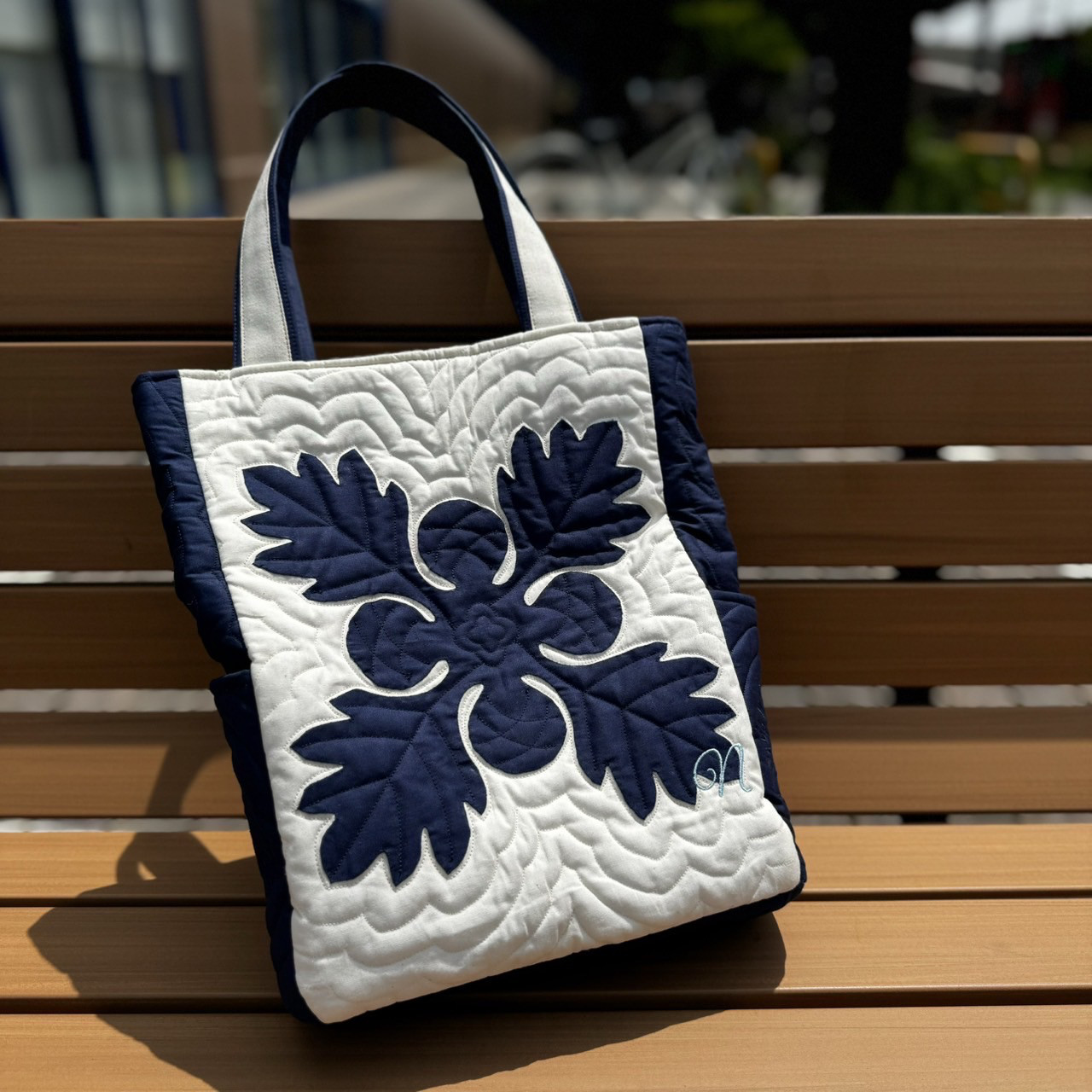 ハワイアンキルト　パンの木のパソコンバック