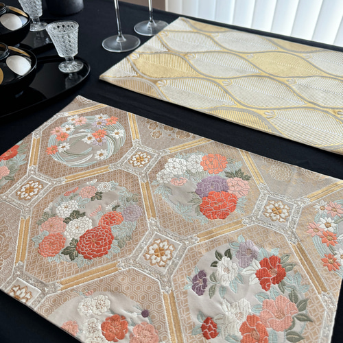 ランチョンマット(高級正絹袋帯リメイク)新品未使用 ◼︎56◼︎一点物 高級袋帯 全て正絹 ランチョンマット4枚セット