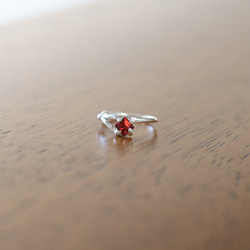 (925銀) 公主方形石榴石雙向耳骨夾/尾戒 (4毫米) 第2張的照片