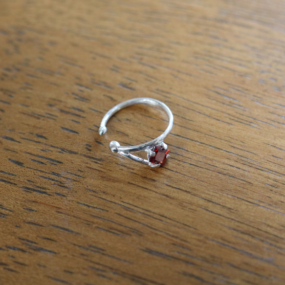 (925銀) 公主方形石榴石雙向耳骨夾/尾戒 (4毫米) 第4張的照片