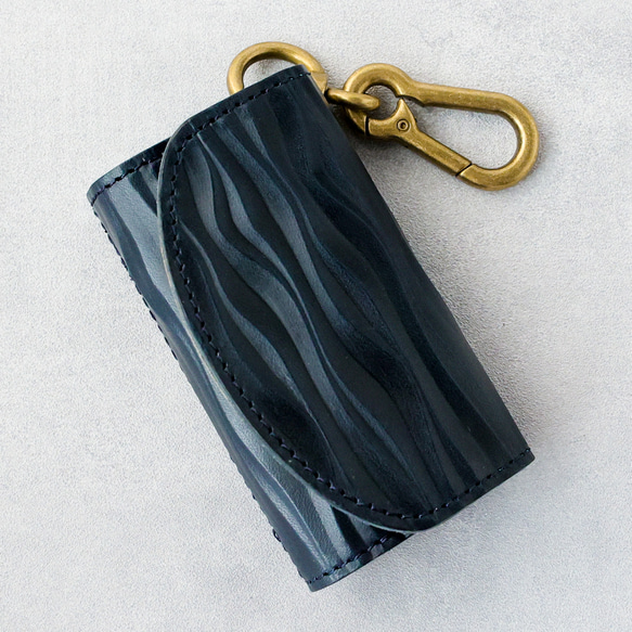 送料無料 栃木レザー キャニオン 型押し 日本製 カラビナ 付き キーケース コインケース PAOLO ネイビー 本革 3枚目の画像