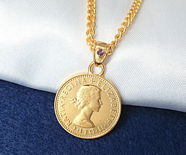 天然アメジスト（２月の誕生石）・6ペンスラッキーコインペンダント『純金仕上　』　＊あなたの誕生石もセットできます。