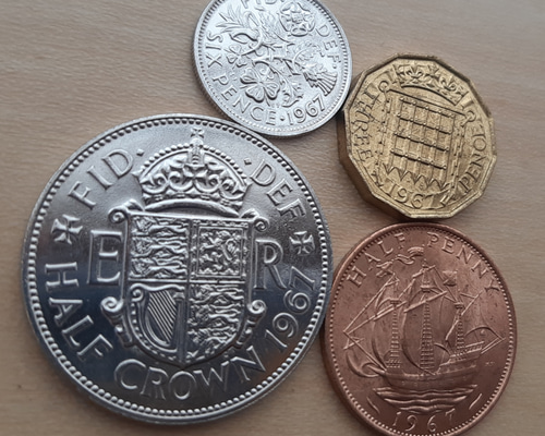 1967年発行のエリザベス女王肖像の旧貨幣セット。 イギリス
