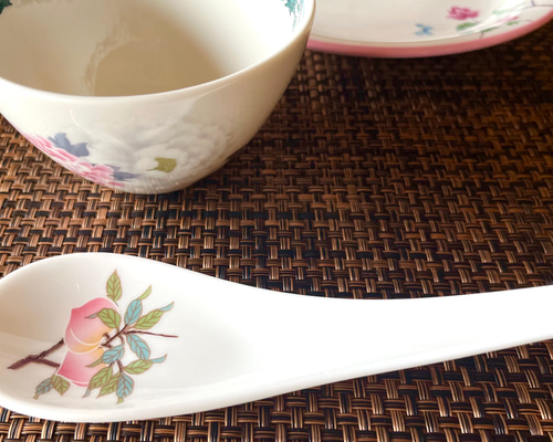 シノワズリな桃の陶器レンゲ 2個セット カトラリー Poms 通販 19067817