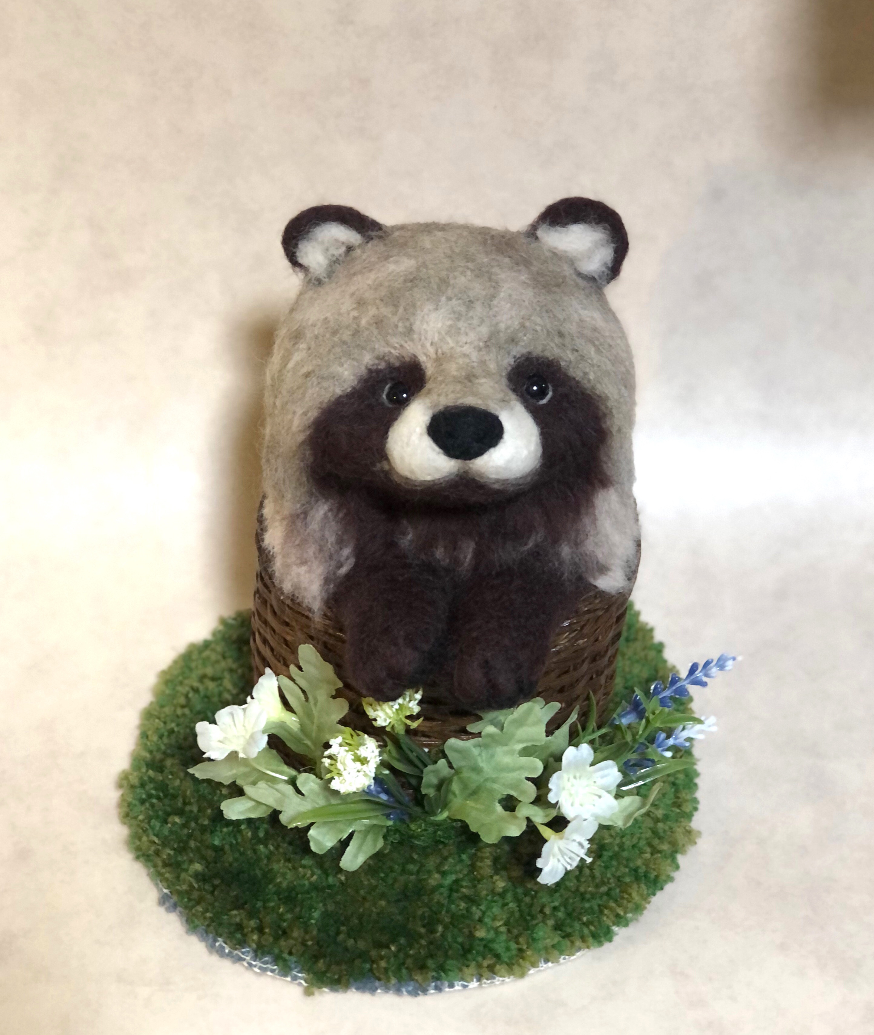 籠タヌキ　置物　羊毛フェルト　人形