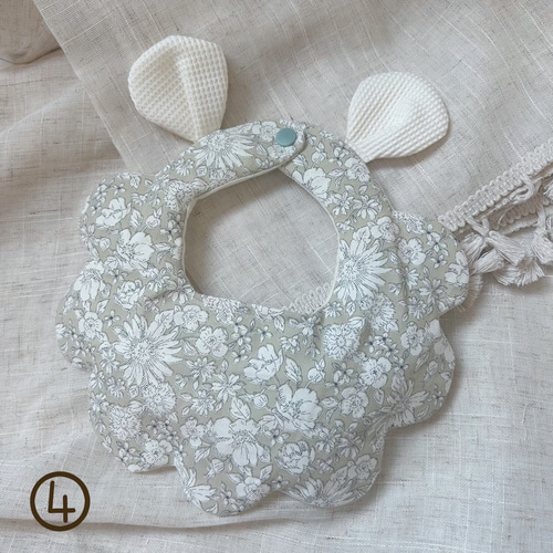 5317 ハンドメイドスタイ　フリンジ　くま耳　ベビースタイ 5317 ハンドメイドスタイフリンジくま耳ベビースタイ