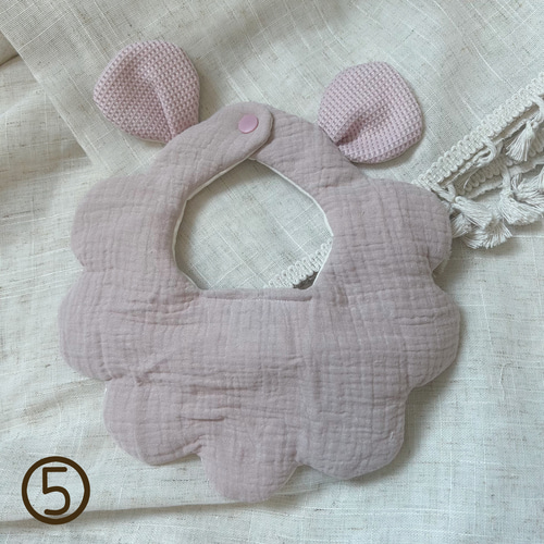 5270 ハンドメイドスタイ　くま耳　ポンポン　ベビースタイ くま耳スタイ 名入れ可能 プレゼント 出産祝い 選べる ベビー