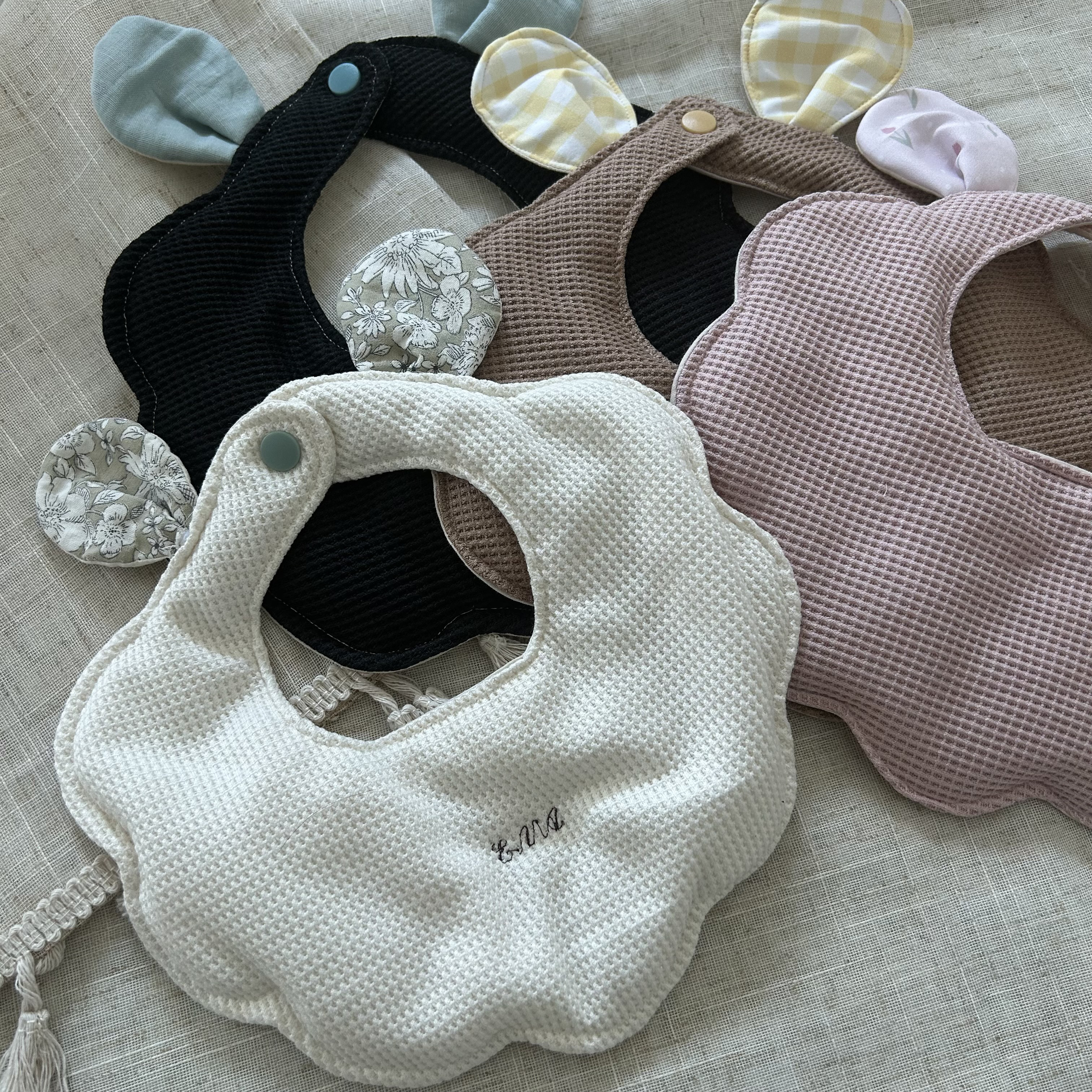 クマさんお耳のスタイ２枚set ハンドメイド クマさんお耳のスタイ2枚set ハンドメイド