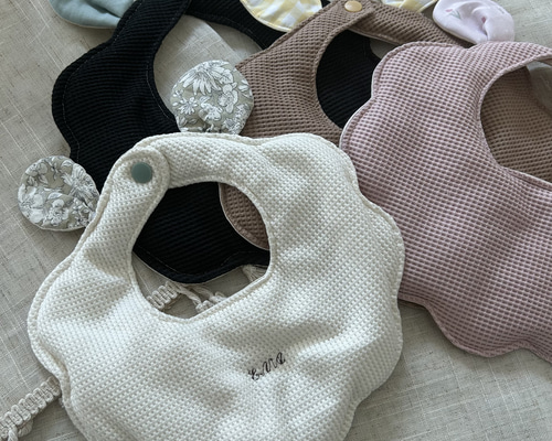クマさんお耳のスタイ２枚set ハンドメイド クマさんお耳のスタイ2枚set ハンドメイド
