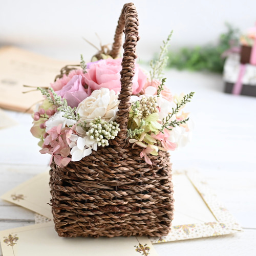 HANDMADE プリザーブドフラワー アレンジメント 花籠 薔薇 薔薇とカーネーション プリザーブドフラワー 花籠 フラワー