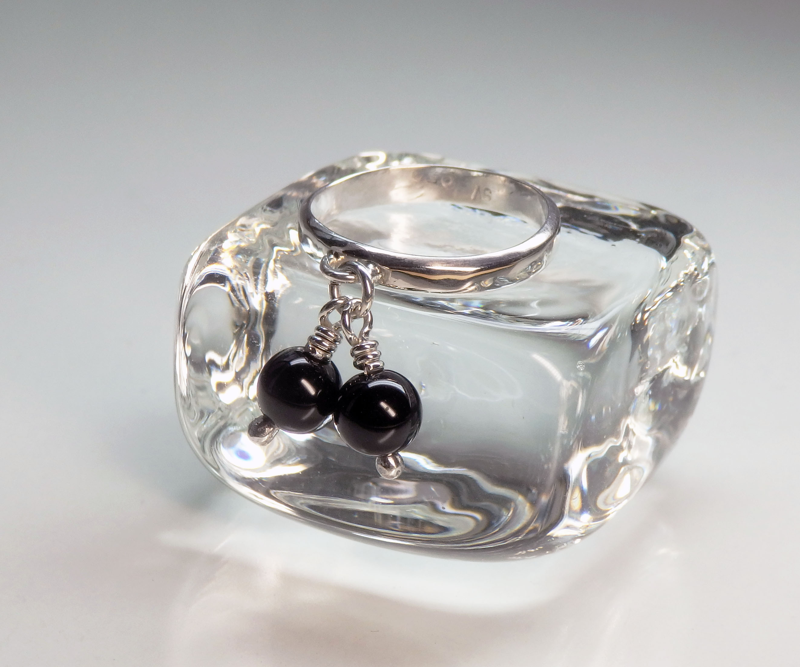 彫金リング　with　Dangling オニキス　　１２号