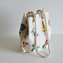 数量限定! フラワー刺繍 2way ポシェットマリンバッグ　エクリュホワイト　ミニショルダー　ボタニカル 4枚目の画像