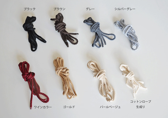 數量有限！米白色花卉刺繡兩用手拿包，搭配植物圖案迷你肩背包 第16張的照片