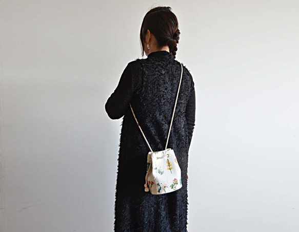 数量限定! フラワー刺繍 2way ポシェットマリンバッグ　エクリュホワイト　ミニショルダー　ボタニカル 3枚目の画像