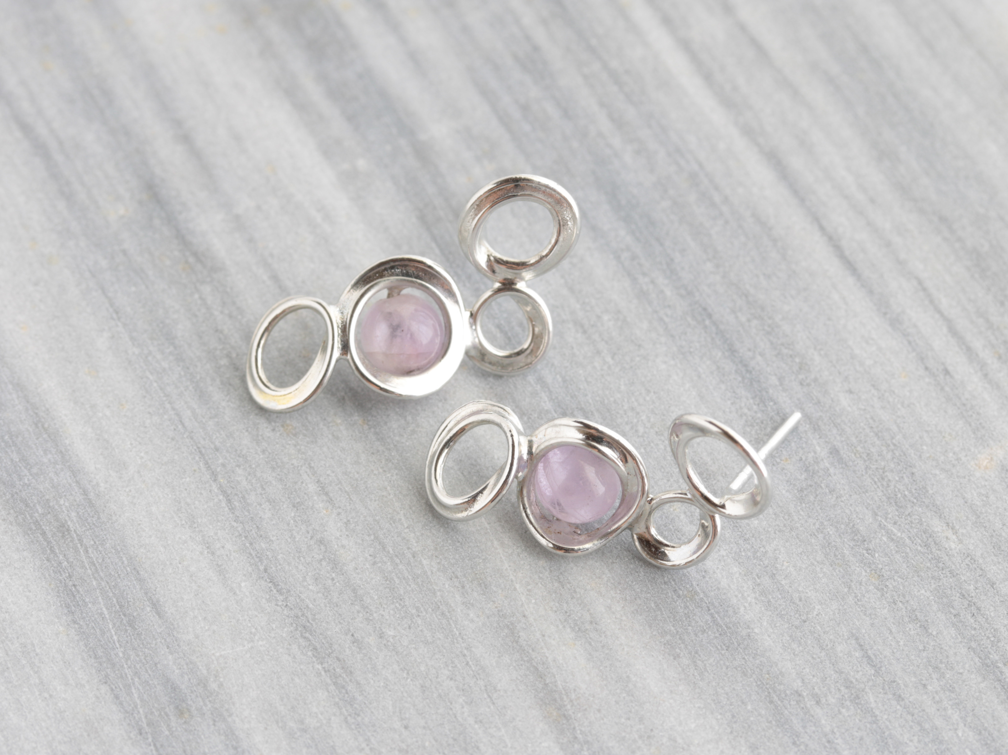 錫(すず)と天然石のピアス　アメジスト　２月の誕生石　普段使い