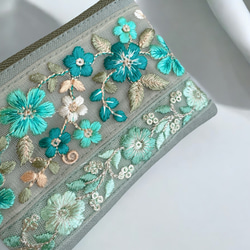 エメラルドグリーン/インド刺繍×帆布★キーホルダー付きフラットポーチ/マルチケース 4枚目の画像