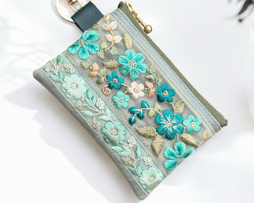 エメラルドグリーン/インド刺繍×帆布☆キーホルダー付きフラットポーチ