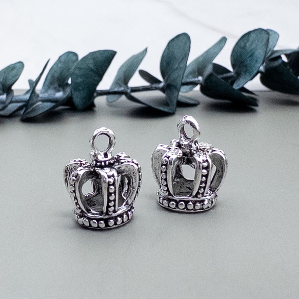 ＊6個＊ 3D 王冠 チャーム 合金 14x12mm アンティークシルバー cm107 1枚目の画像
