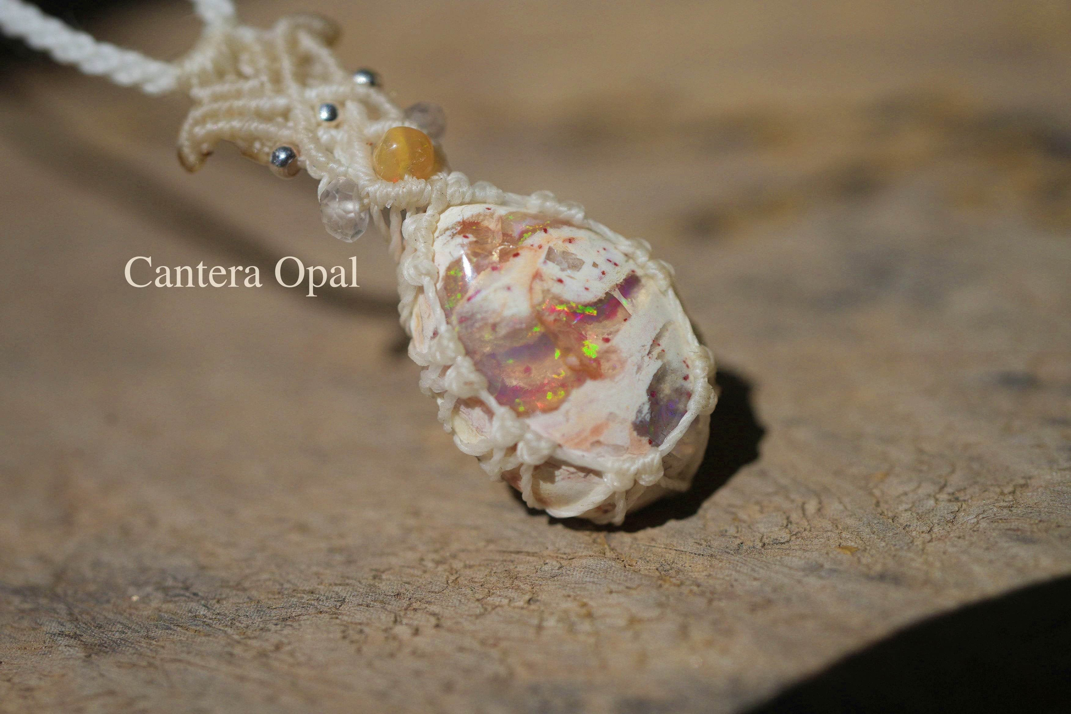 彩り遊色★カンテラオパール　マクラメネックレス1960