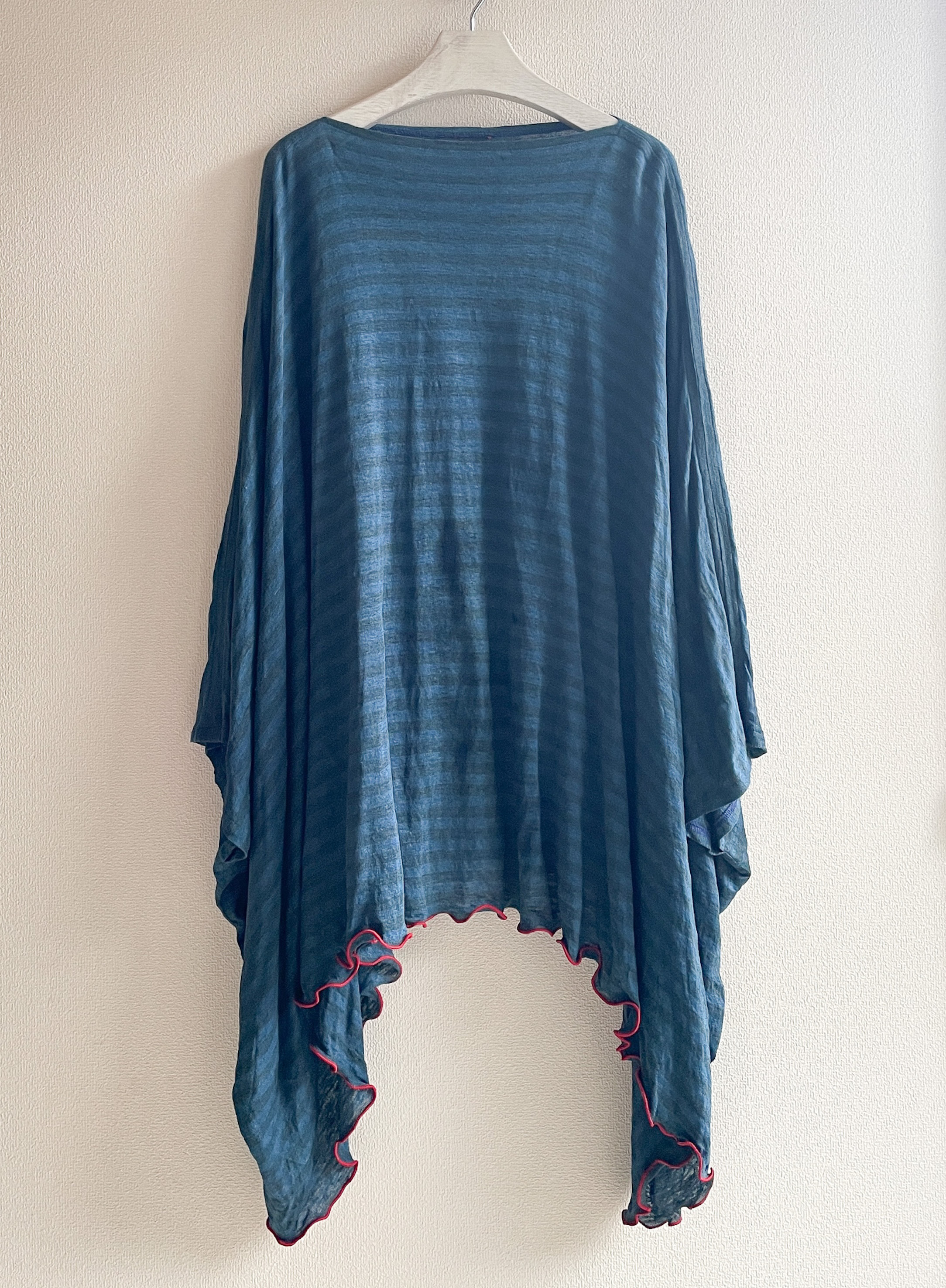 送料無料 SALE サンプル品 風に揺らめく藍染麻ニットポンチョケープデラックスでリラックス 訳アリです