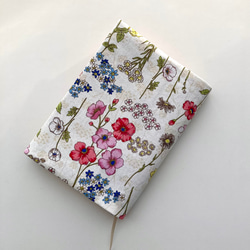 【文庫サイズ】フェミニンな野花柄のブックカバー 2枚目の画像
