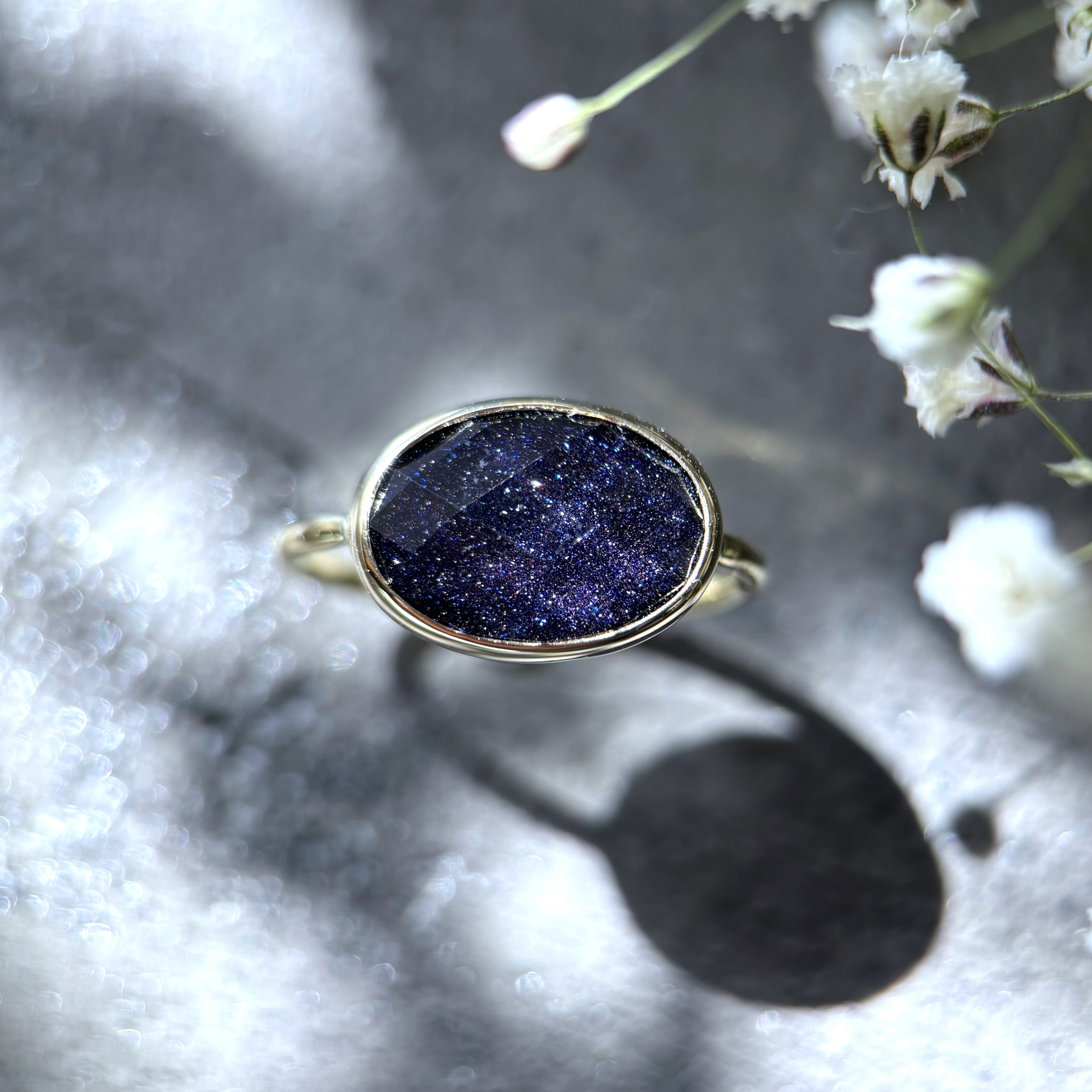 【受注制作】星空のブルーゴールドストーン×クリスタルのダブレットストーンリング（真鍮・silver950）