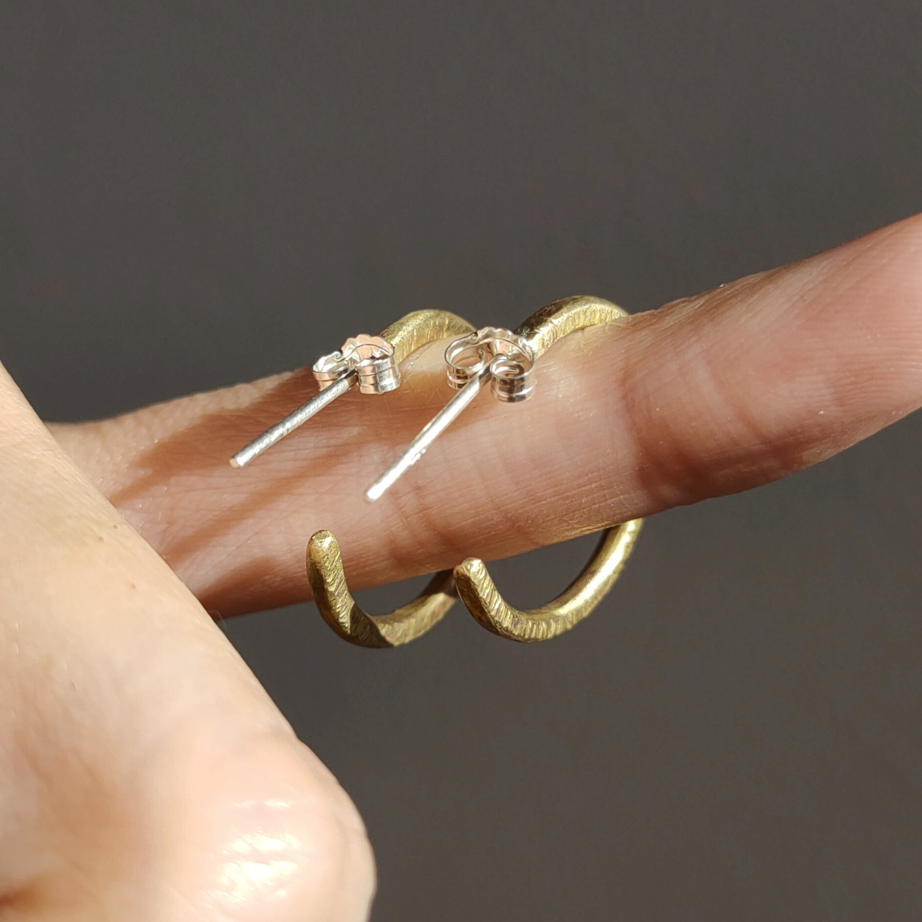 ピアス ゴールド 真鍮 槌目 ハンドメイド オリジナル brass earrings 1ペア(2個セット)