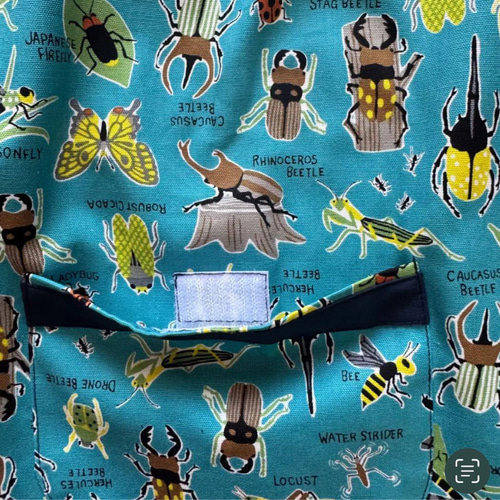80〜150】カラフル 昆虫図鑑 ターコイズ ネイビー 長袖スモック 真ん中