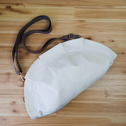 うちの餃子ショルダーバッグ【本体】　ハンドメイド餃子 1枚目の画像
