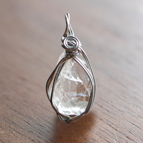 レア☆ワイヤー巻き☆宝石質 フェナカイト（ロシア産）チェーン付