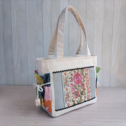 春夏のトートバッグ（生成＆グレー）★グリーン系パッチワークと刺繍リボン★【Creema限定2025】残り1点B 13枚目の画像