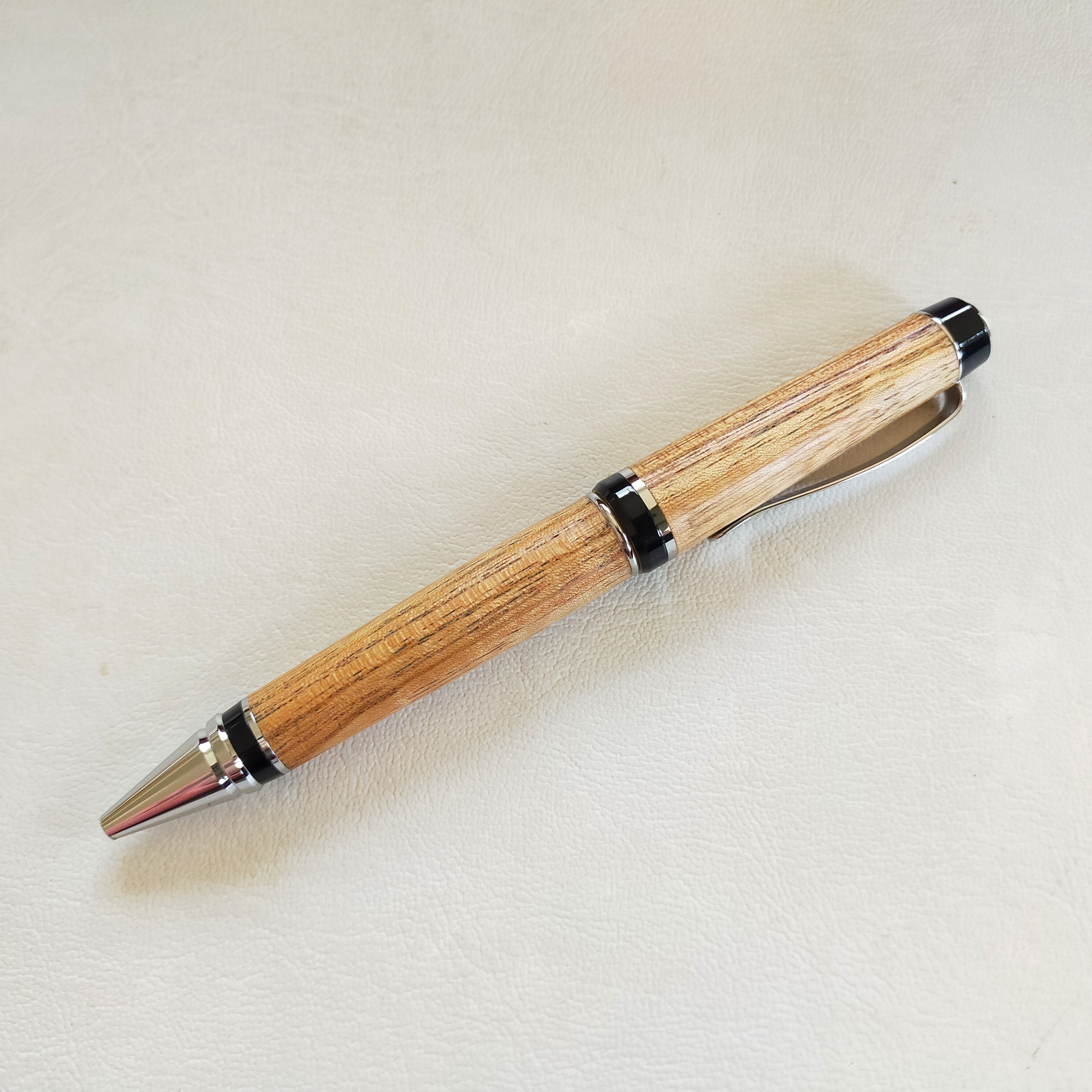 沖縄の木・梅檀杢シガータイプボールペン【オプション：ジェットストリーム対応】S2503-07