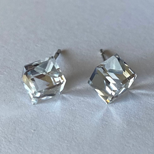 SWAROVSKI クリスタル ピアス 楽天市場】スワロフスキー Swarovski Galet Light Azore Blue