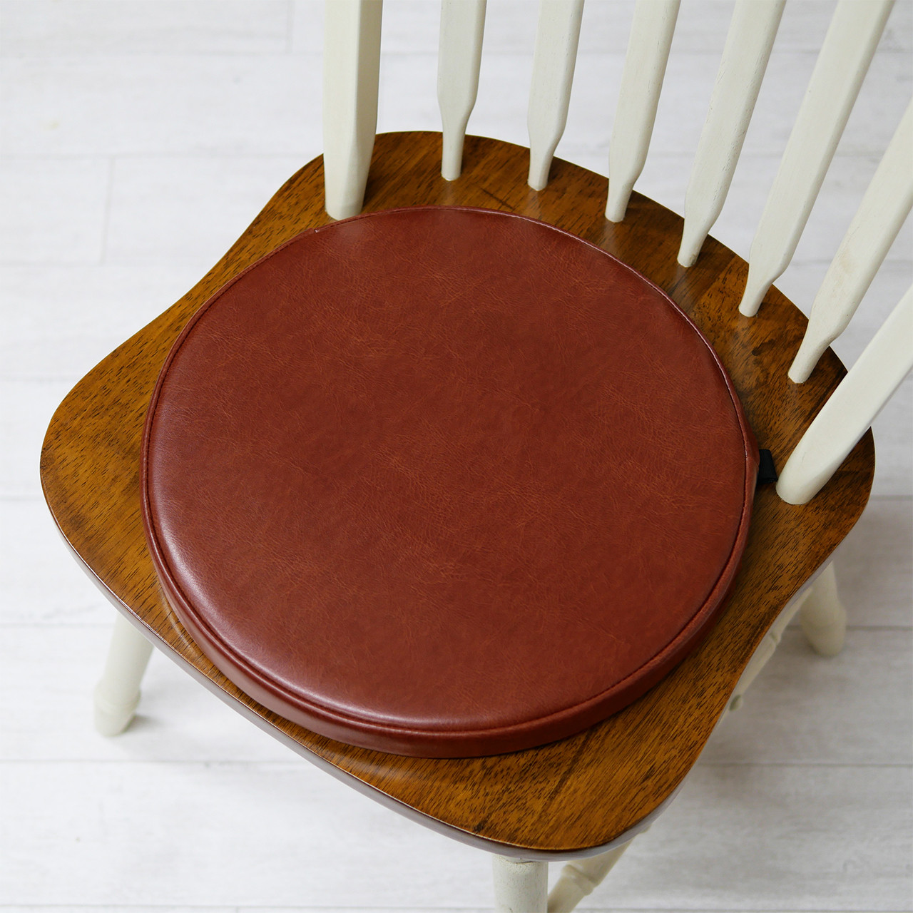 椅子用クッション(CC6737)-丸いチェアパッド・ウィンザーチェア用円形座布団・紐タブ付き‣本革調の合皮生地