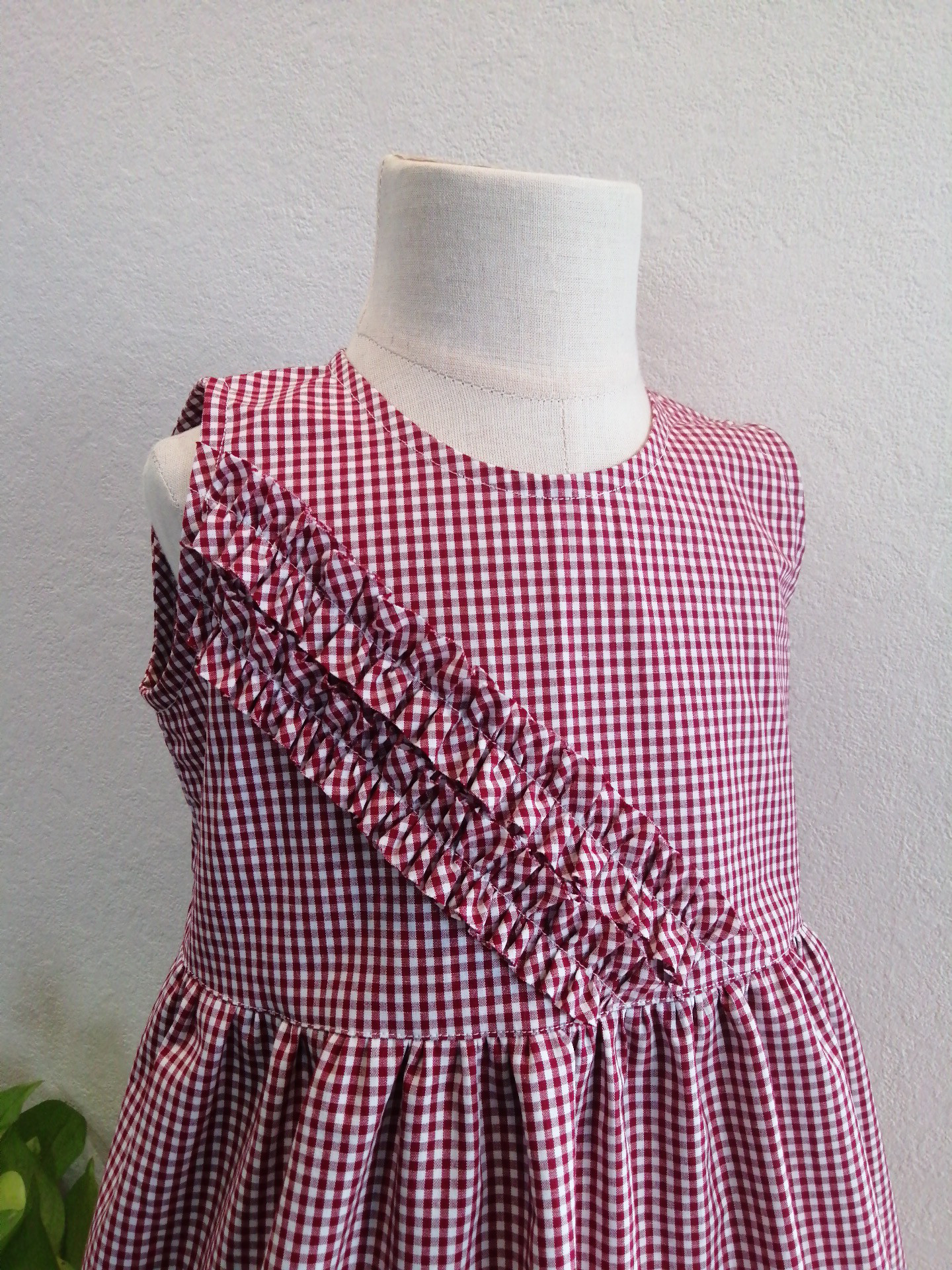 ギンガムチェック柄のワンピース　１点物（サイズ８０）