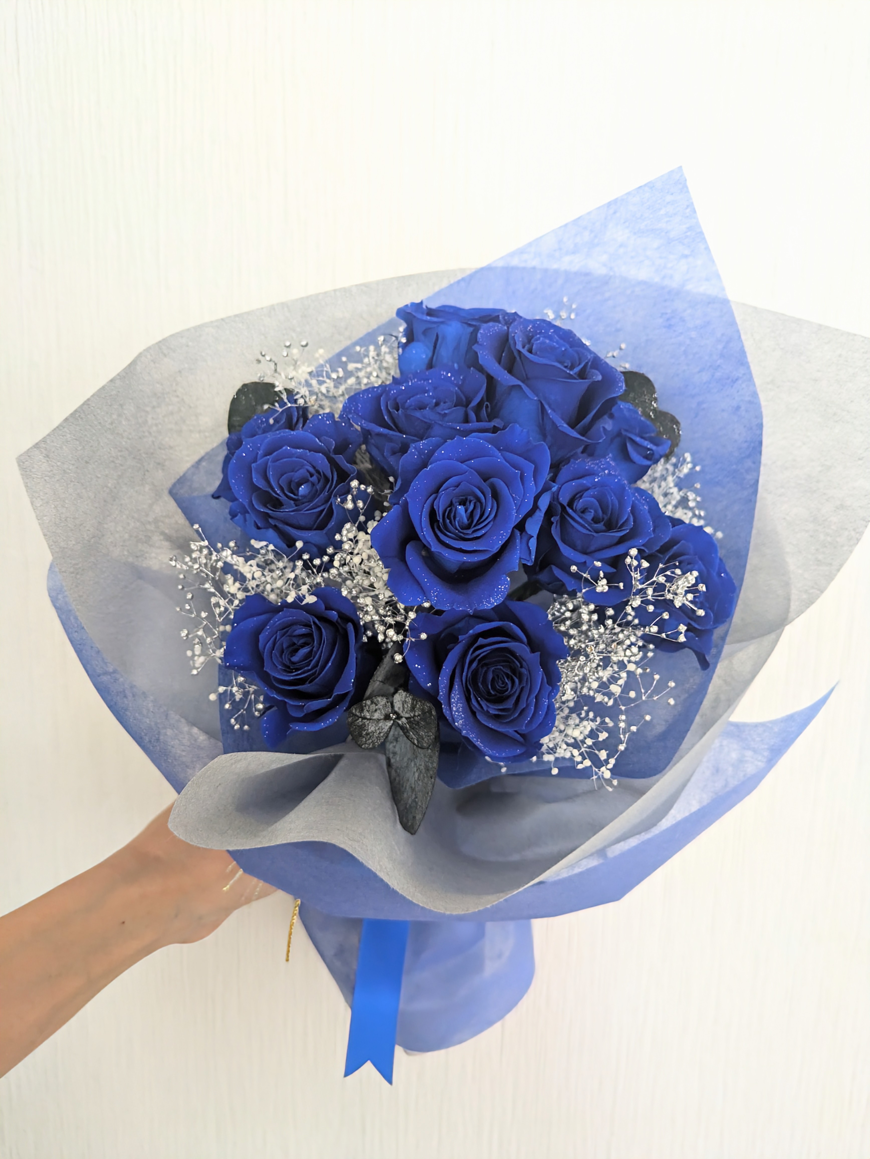 プリザーブドフラワー青い薔薇11本とかすみ草の花束／奇跡．神の祝福．夢かなう