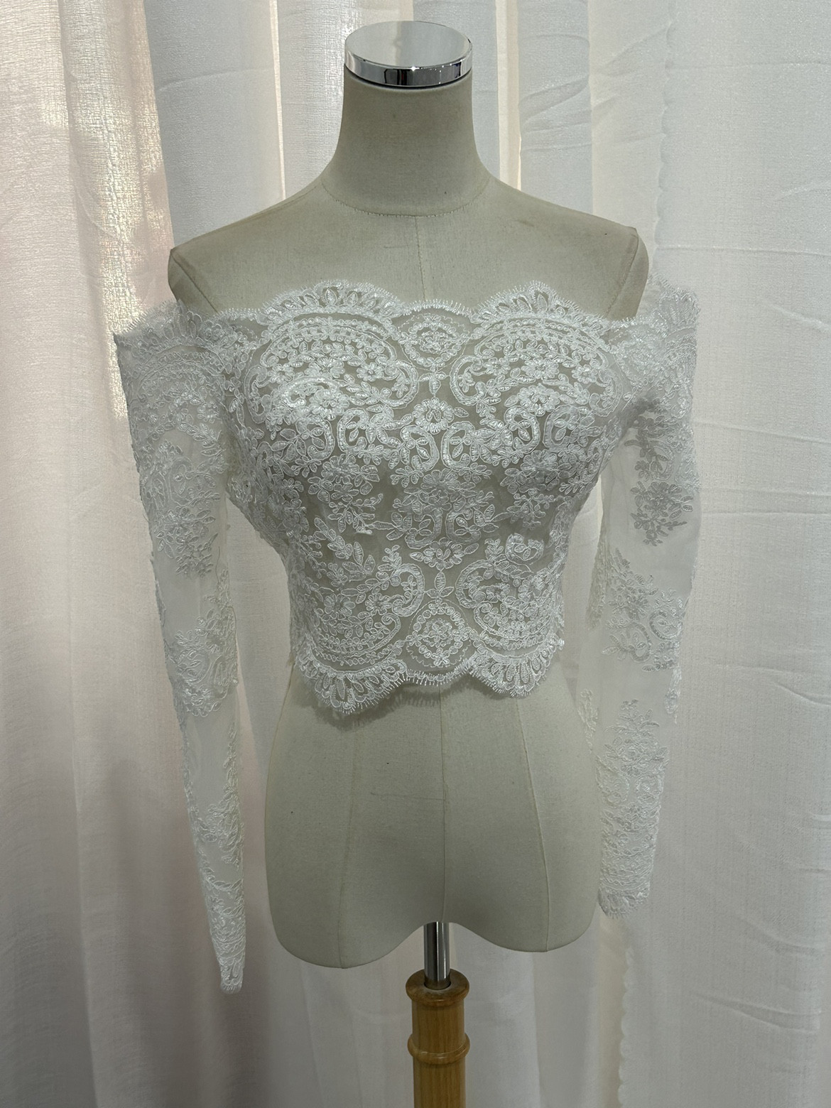 高品質！ オフショルダー    ウエディングドレス ボレロ ホワイト 繊細レース　花嫁/オフショルダー長袖