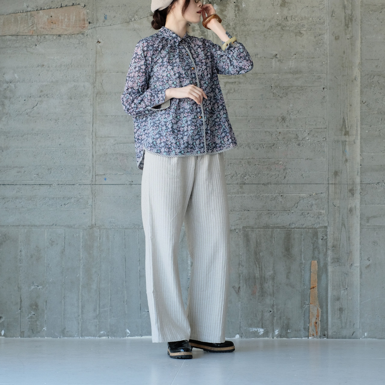 【再販】レトロな春の小花柄♡フローラルボタンダウンシャツ（25s-10）ブルー