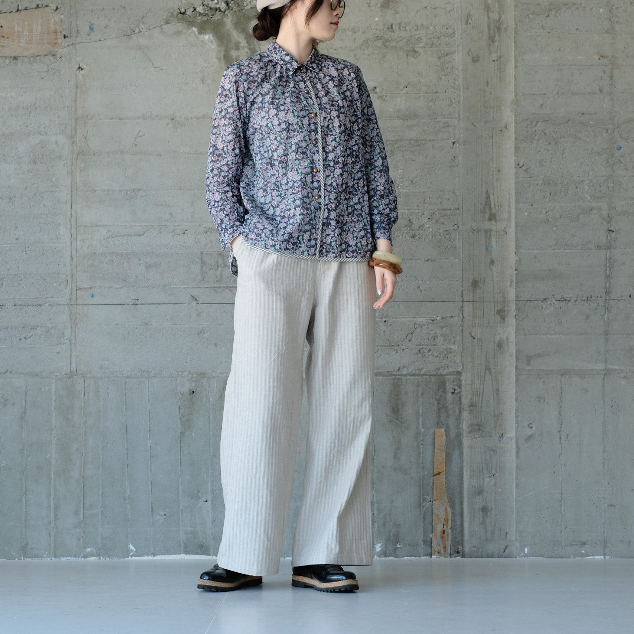 【再販】レトロな春の小花柄♡フローラルボタンダウンシャツ（25s-10）ブルー