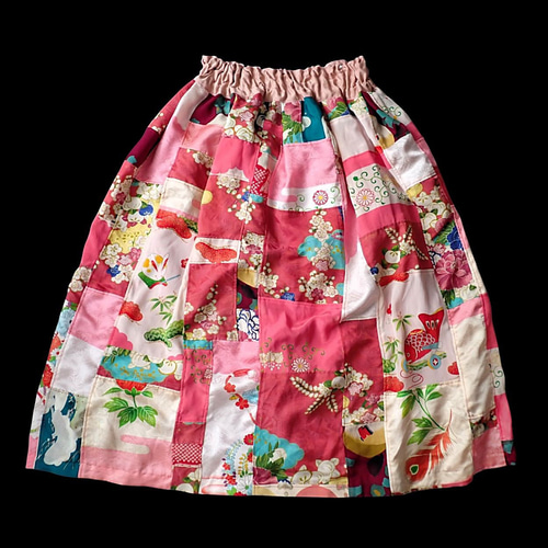 レトロ 子供着物のパッチワークスカート（赤系）ウサギと鯛車 着物