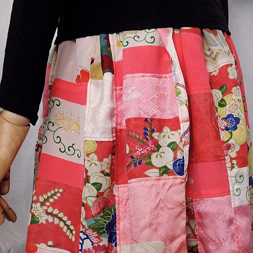 レトロ 子供着物のパッチワークスカート（赤系）ウサギと鯛車 着物