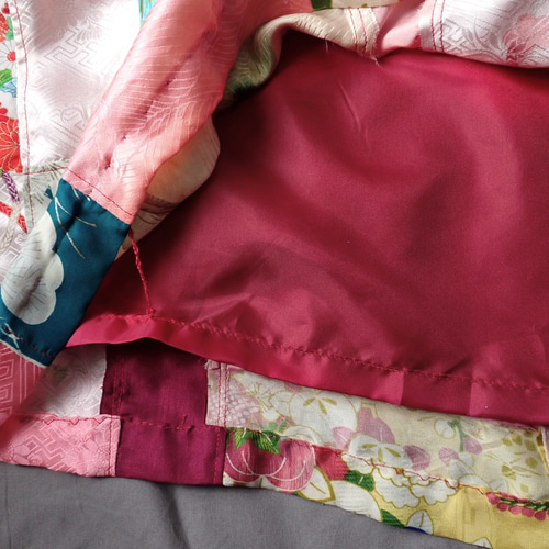 レトロ 子供着物のパッチワークスカート（赤系）ウサギと鯛車 着物