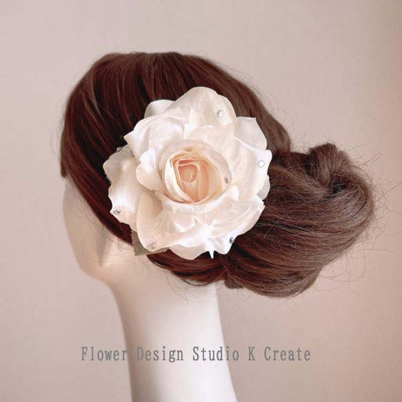 ライトストーンのついたエクリュローズのヘアクリップ フラメンコ バレエ 花径11~12cm エクリュ 薔薇 ヘアクリップ ヘッドドレス（アクセサリー）  K Create 通販 19074947｜Creema(クリーマ) クリップ ヘッドドレス ヘアクリップ 大人 レディース ヘアカード 頭 花 髪飾り 単語クリップ (Color : C, Size
