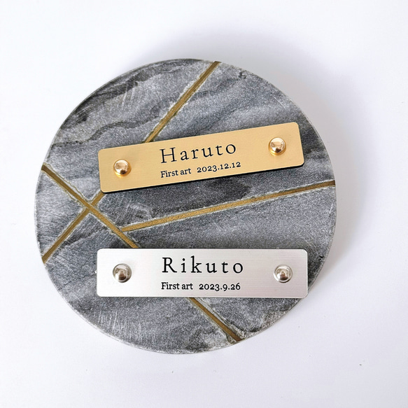 【シルバー アートタグ】ファーストアート　ファーストアートタグ　1歳 誕生日 金属調 名入れプレート 4枚目の画像