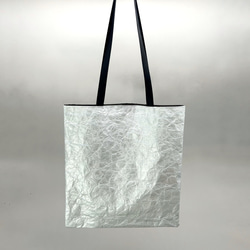 [特殊軽量素材]シワ加工マチなしトート　シルバー  (裏地①ダークパープル②ブライトイエロー③ダークグリーン) 3枚目の画像