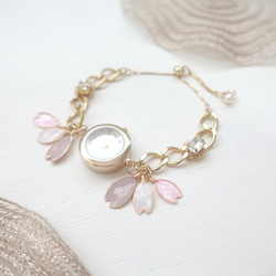 サクラのワイヤーフラワーのブレスレットウォッチ 4枚目の画像