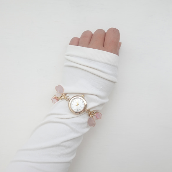 サクラのワイヤーフラワーのブレスレットウォッチ 7枚目の画像