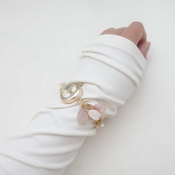 サクラのワイヤーフラワーのブレスレットウォッチ 8枚目の画像