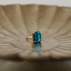 こっくりカプリブルー　ヴィンテージクリスタルガラスのイヤーカフ　the rectangle Capri blue 5枚目の画像